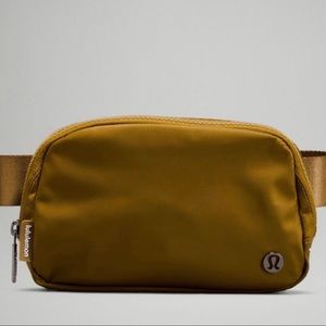 Lululemon Everywhere Belt Bag